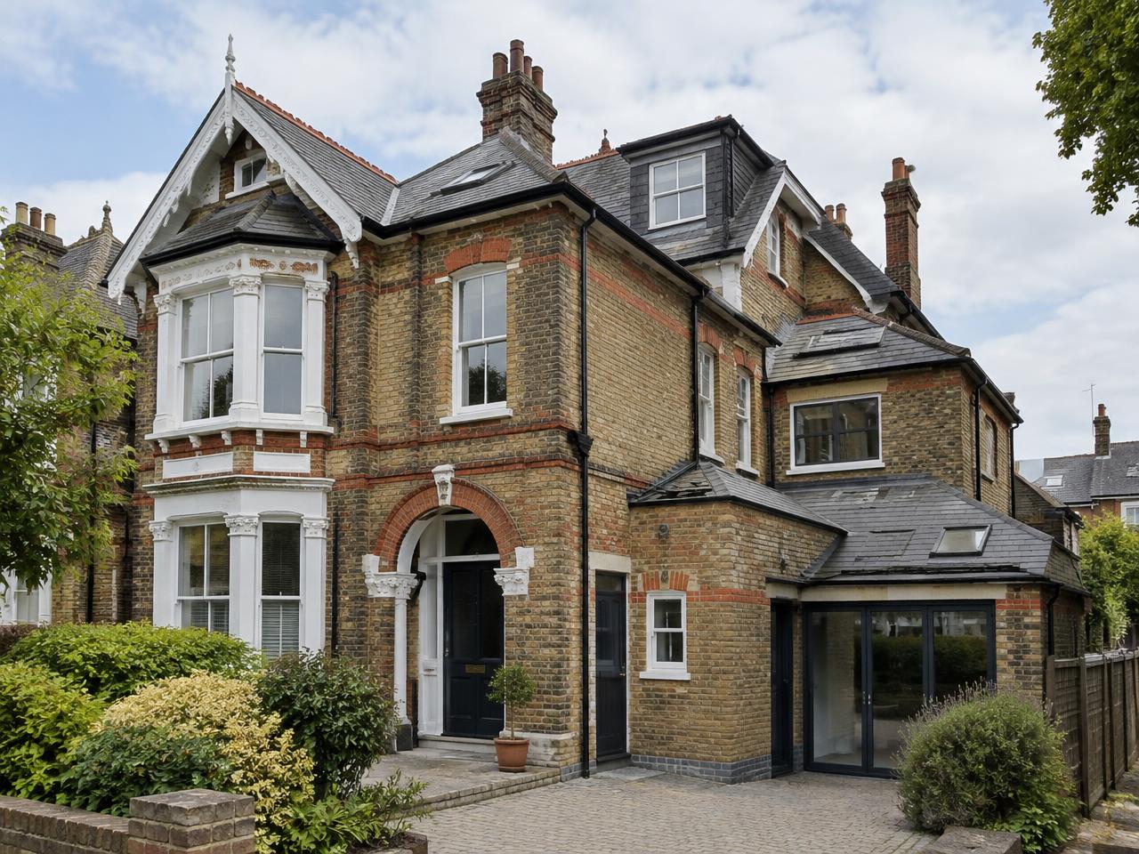 Large altered Victorian home suitable for a Level 3 Building Survey