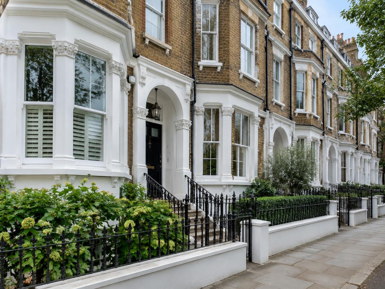 London mansion flats illustrating a statutory lease extension context